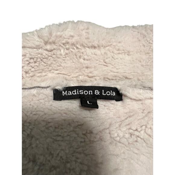 Madison & Lola Faux Suede Sherpa Lined Vest Size Large Gray - Picture 3 of 5